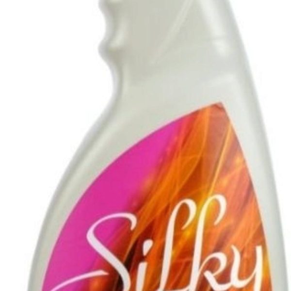 Подхранващ спрей за грива и опашка NAF Silky Spray 750 мл.